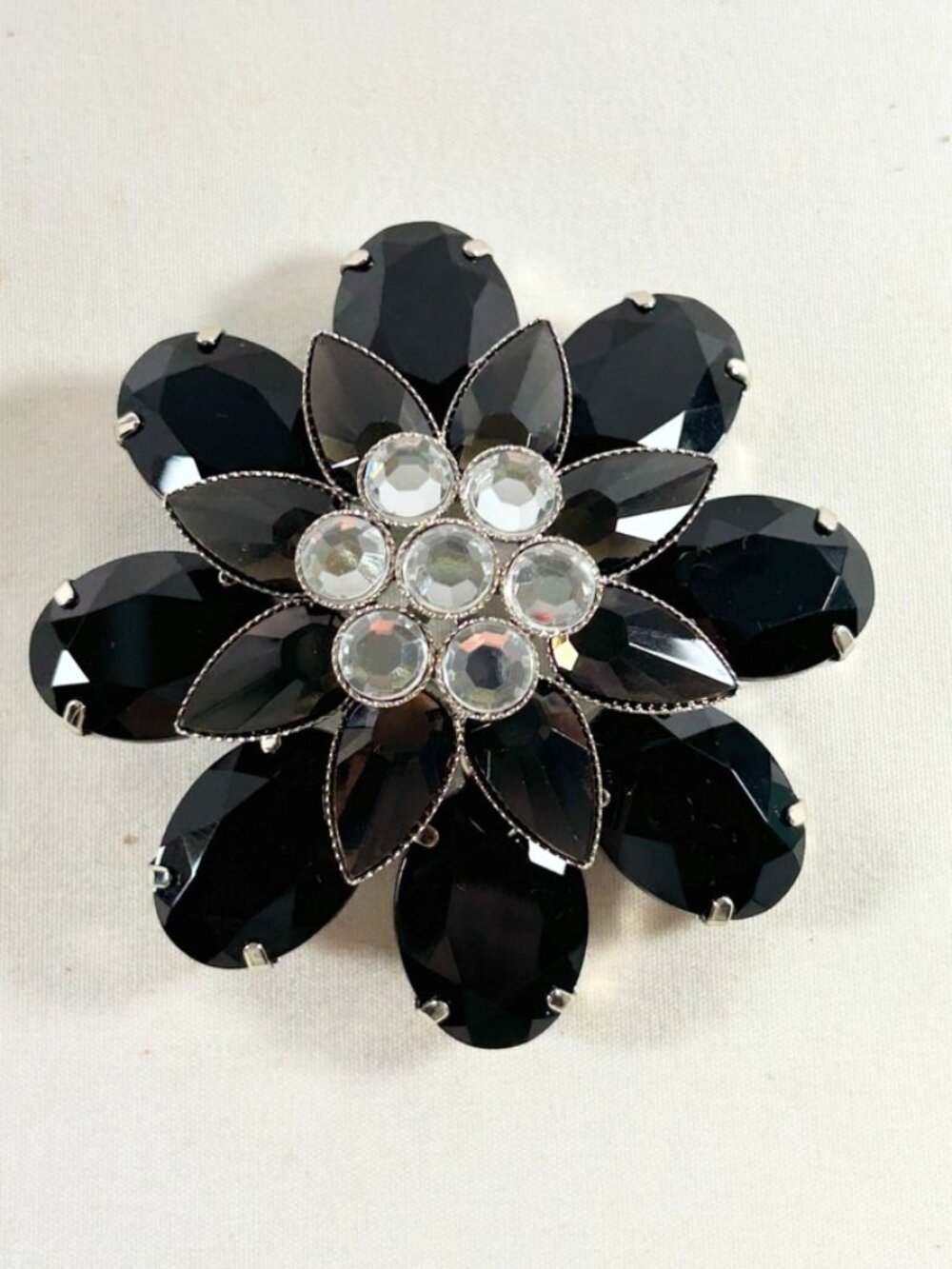 Pin/Brooch Lucite W/16 Dark Faceted Stones & 7 Clear Faceted Rhinestones